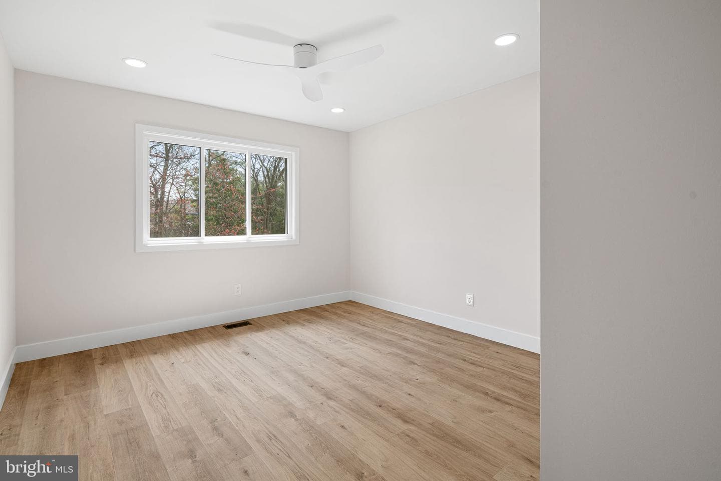 323 Winding Way photo 17