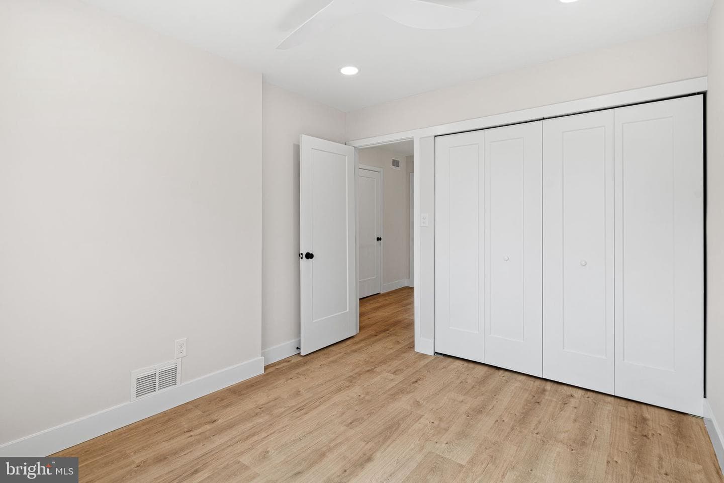 323 Winding Way photo 19