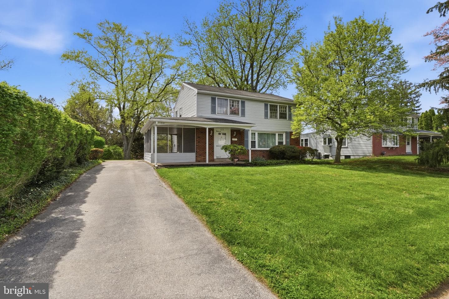 715 N Henderson Road photo 3