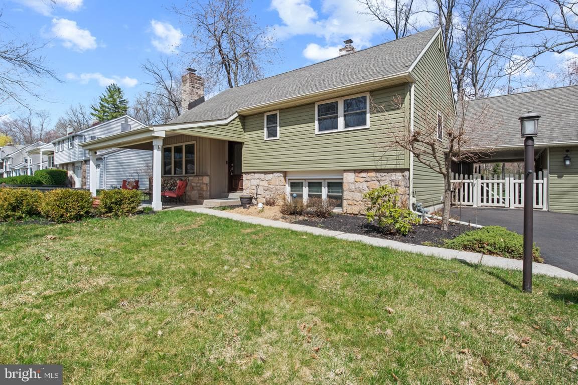 220 Hibbert Road photo 2