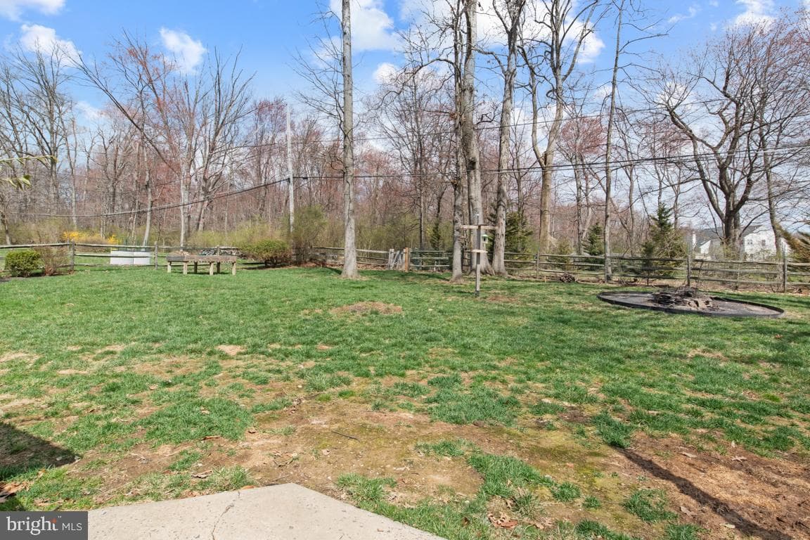 220 Hibbert Road photo 30