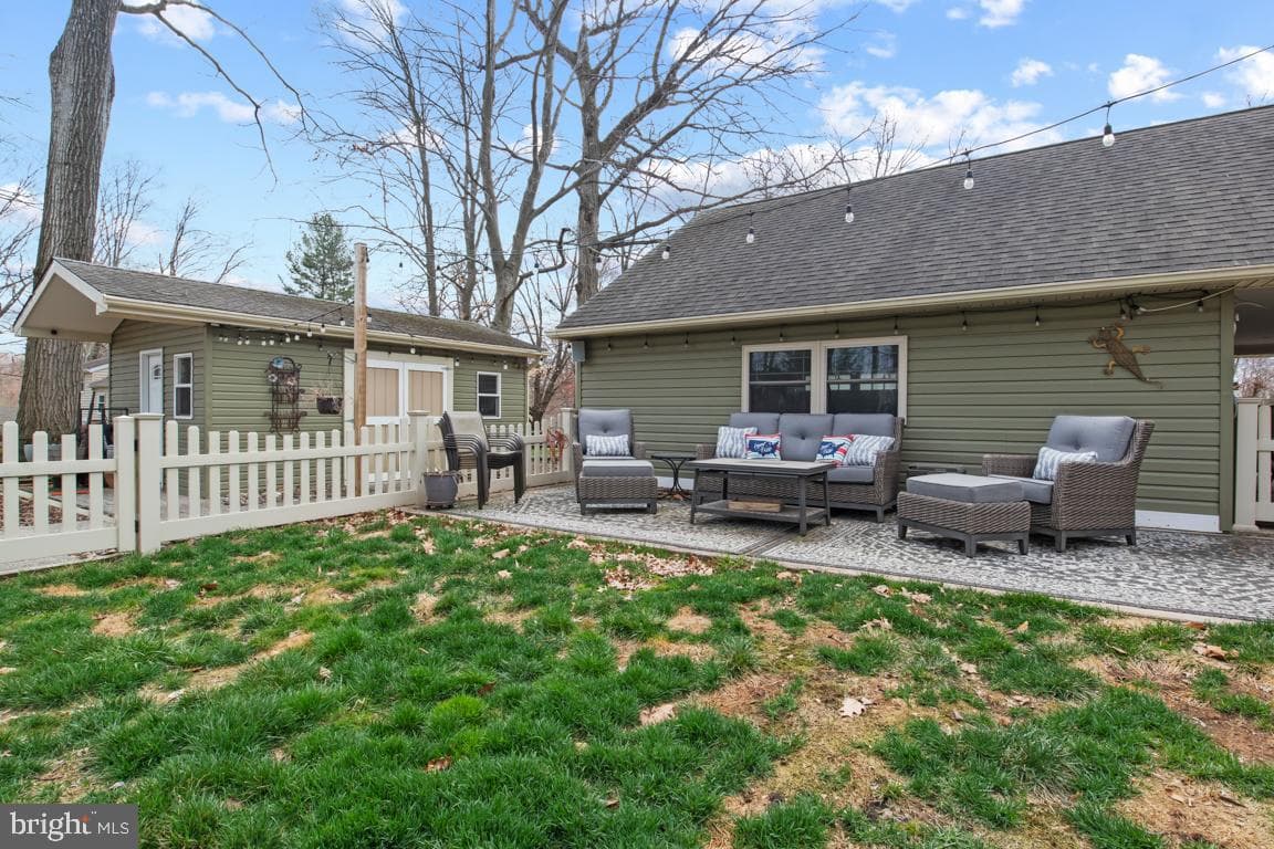220 Hibbert Road photo 34