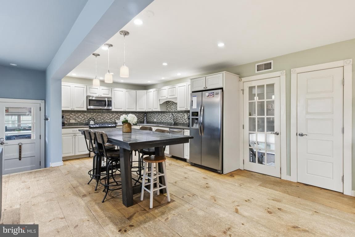 220 Hibbert Road photo 7