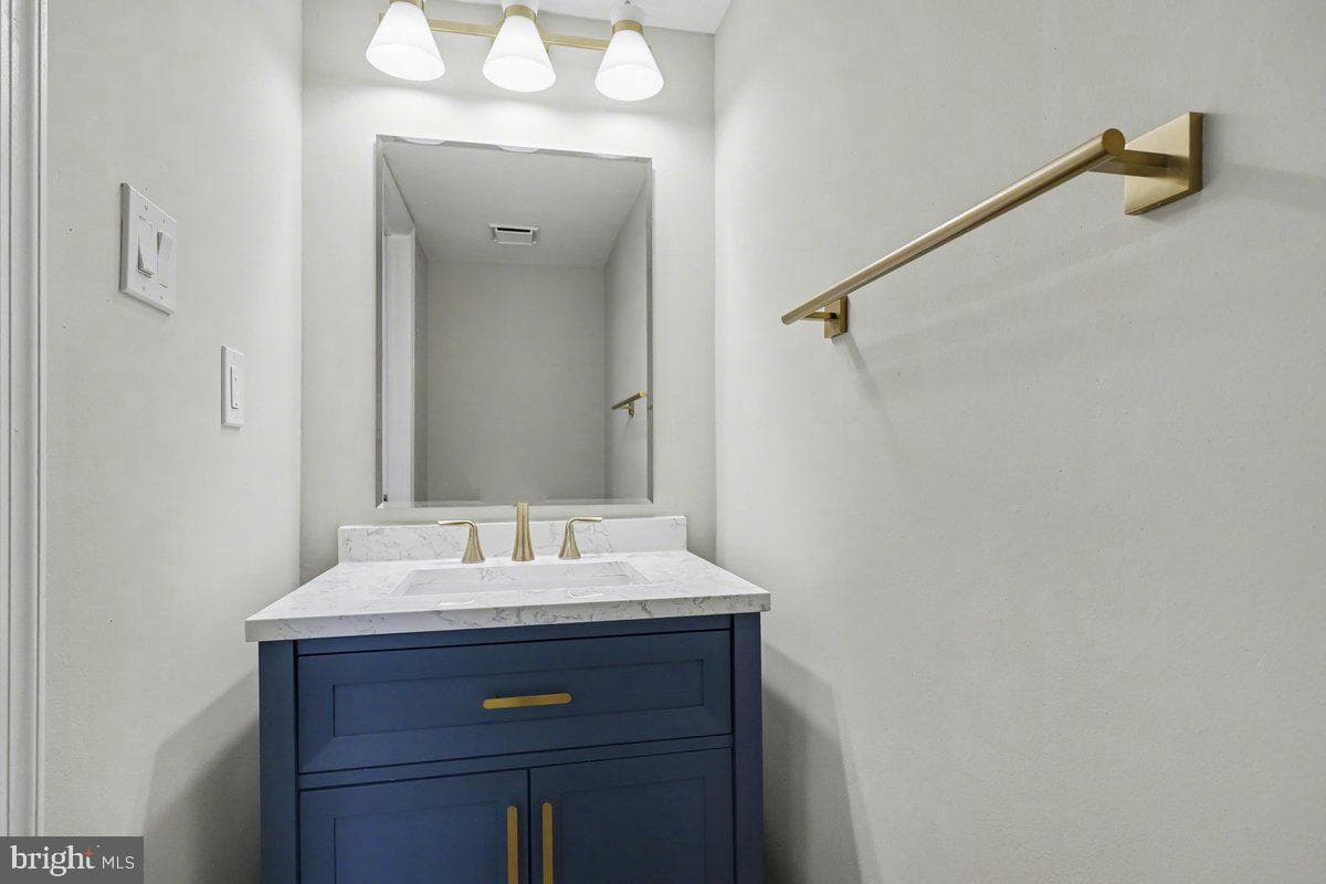 42 White Pine Court photo 9