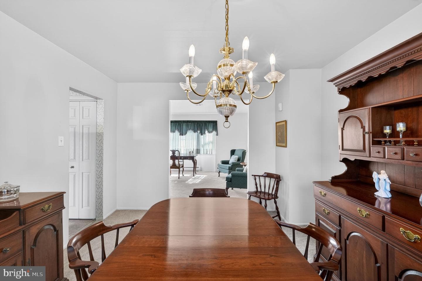 315 Thomas Drive photo 9