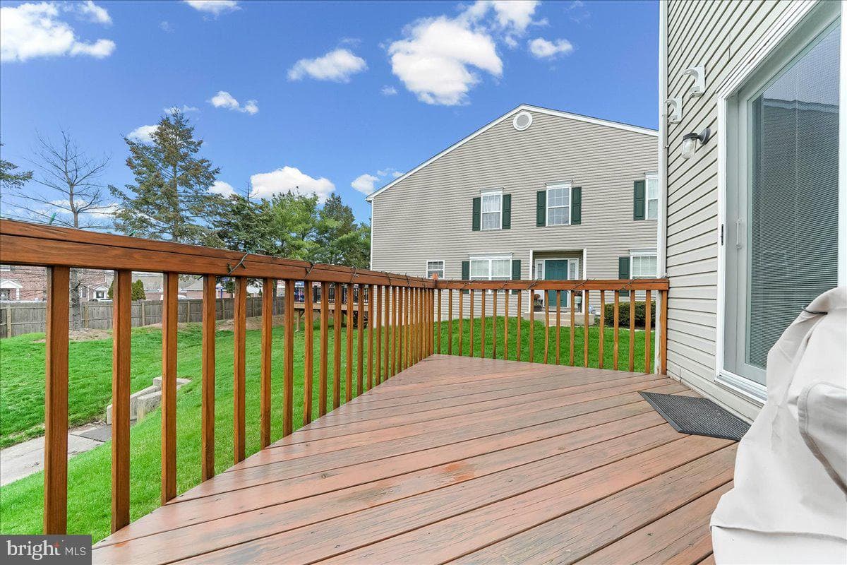 433 Green View Court photo 35