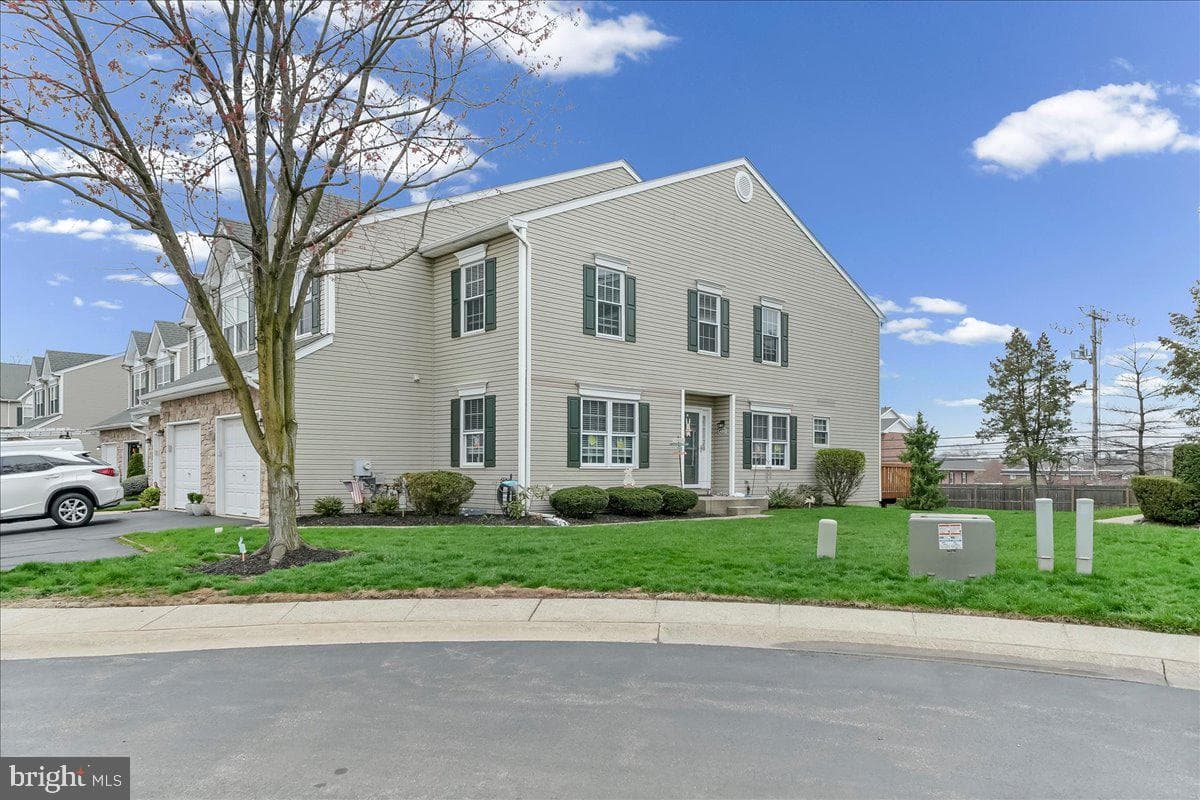 433 Green View Court photo 37