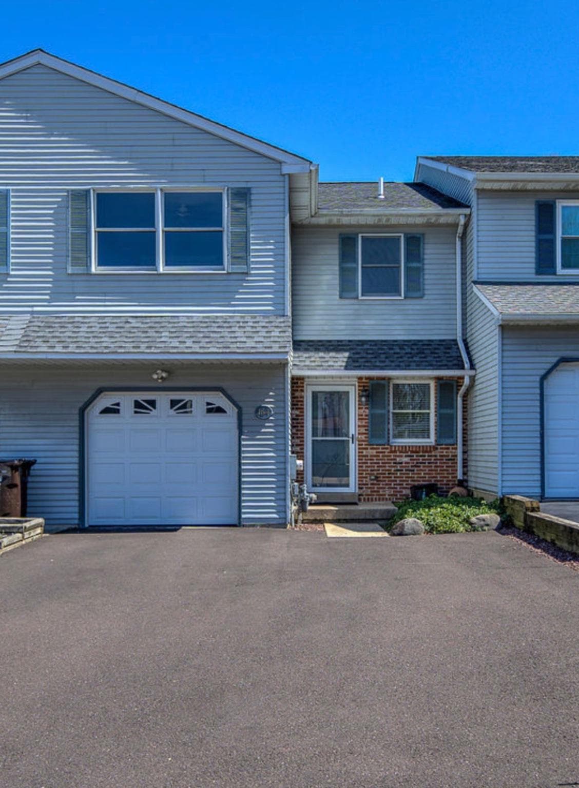 164 Jonathan Drive photo 2
