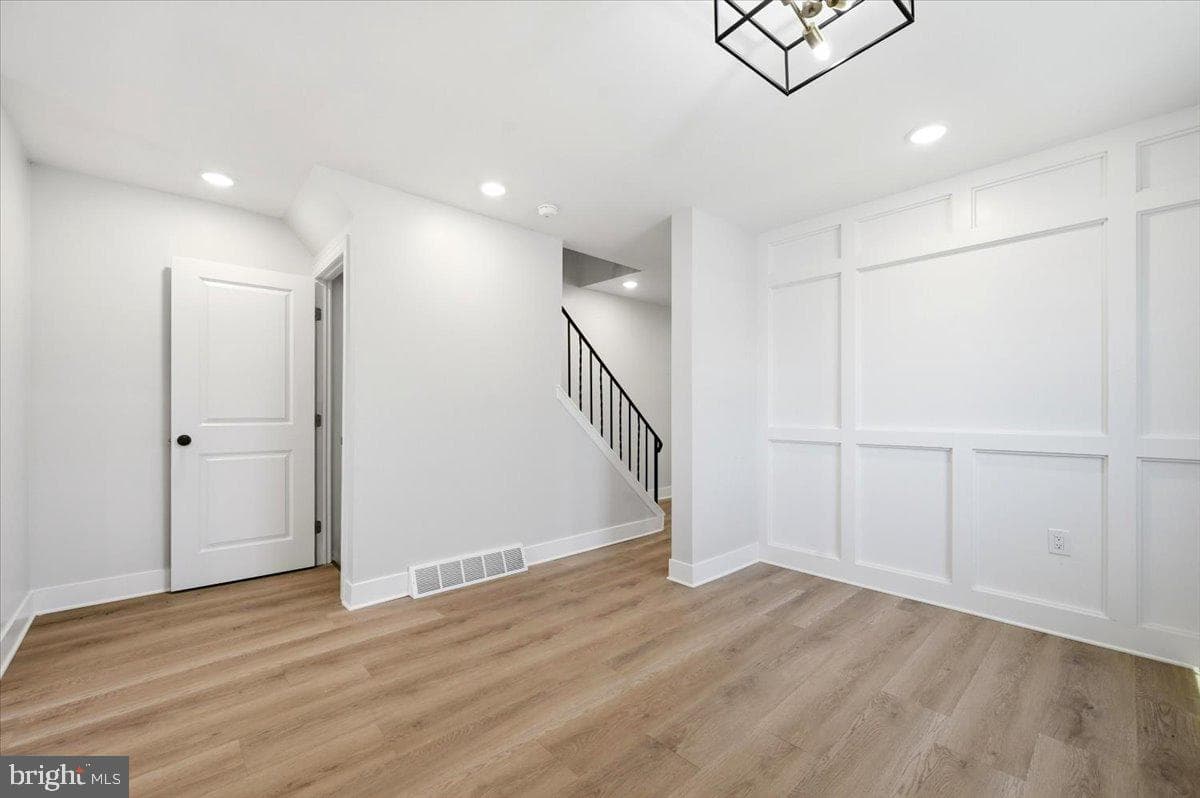 582 Walnut Street photo 10