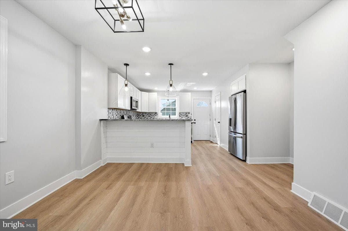 582 Walnut Street photo 12
