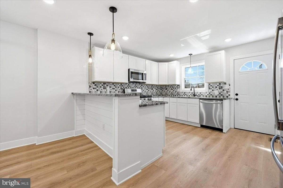 582 Walnut Street photo 14