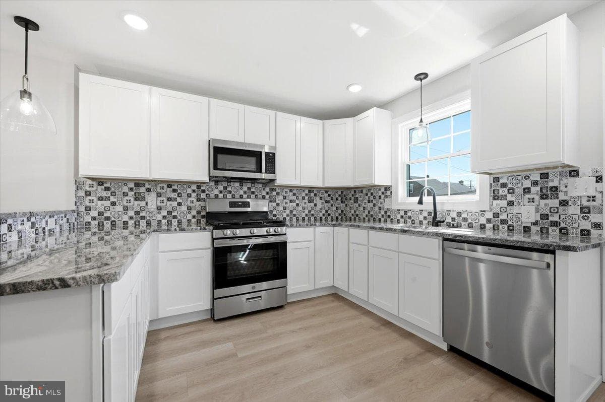 582 Walnut Street photo 15