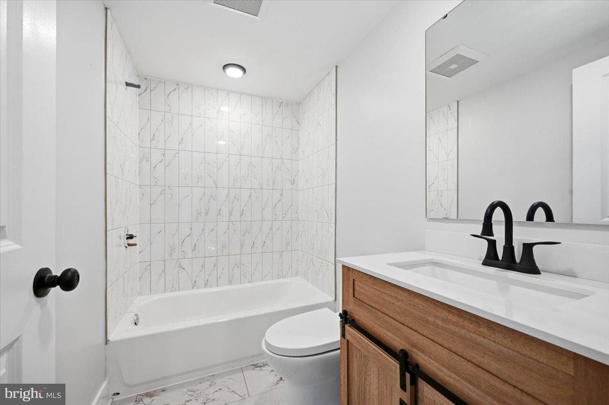 582 Walnut Street photo 25