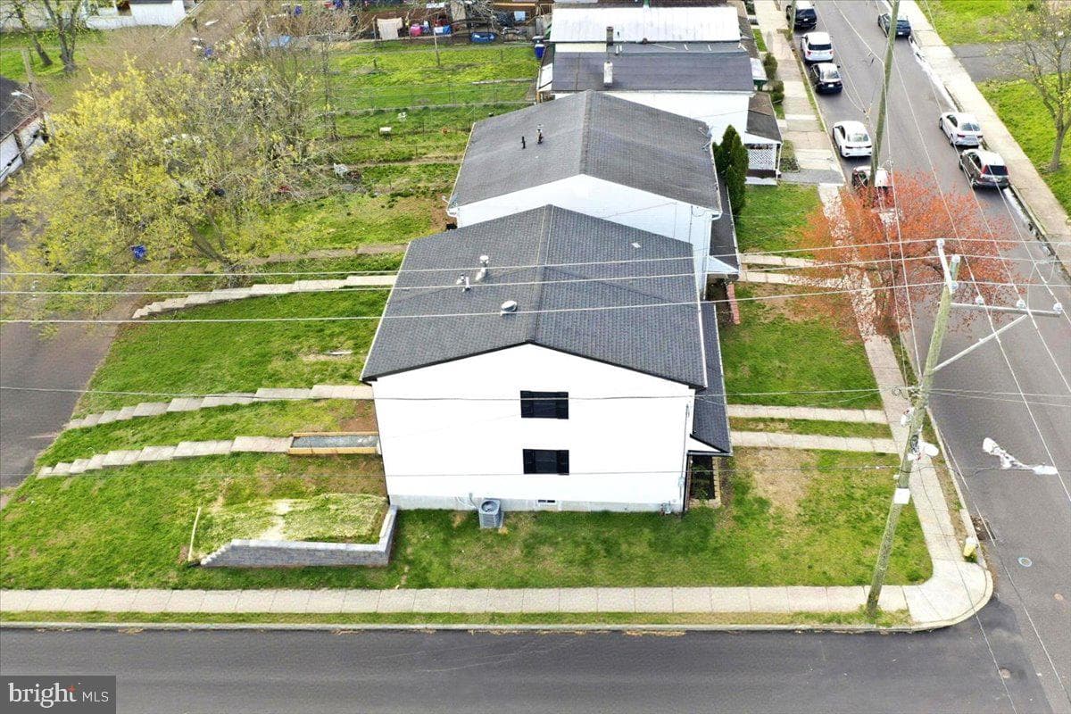 582 Walnut Street photo 39