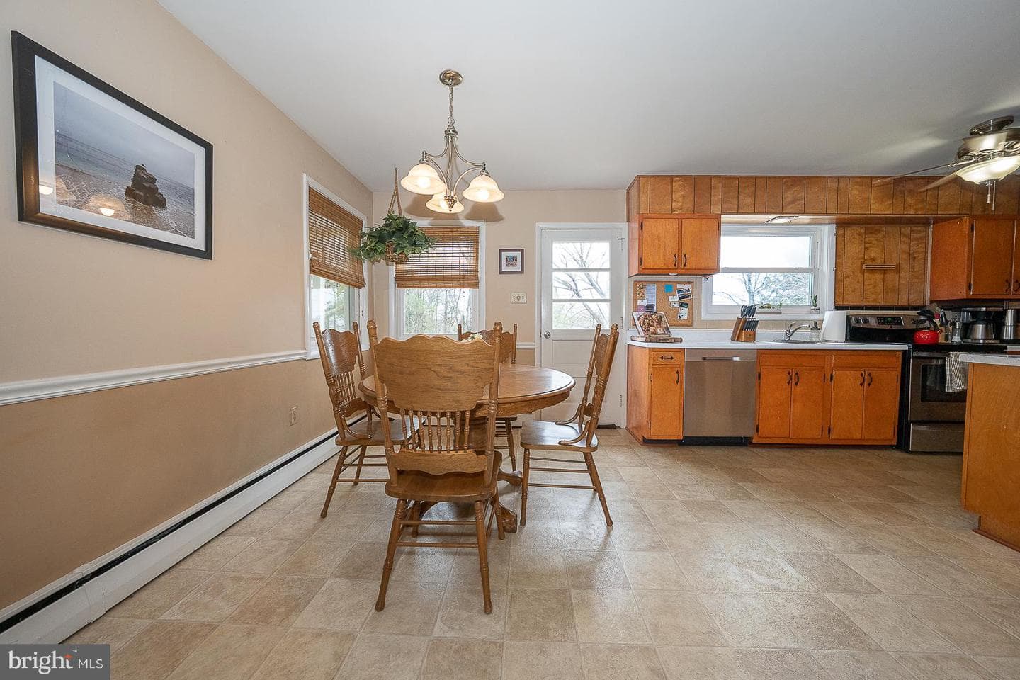 110 Monroe Road photo 9