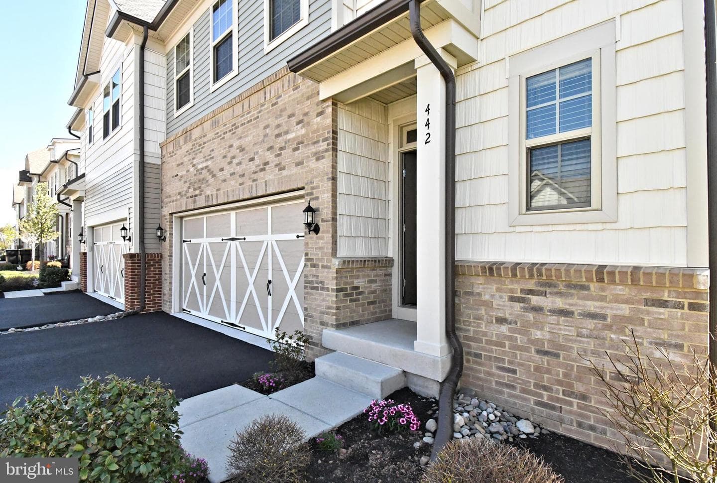 442 Sanctuary Court photo 2