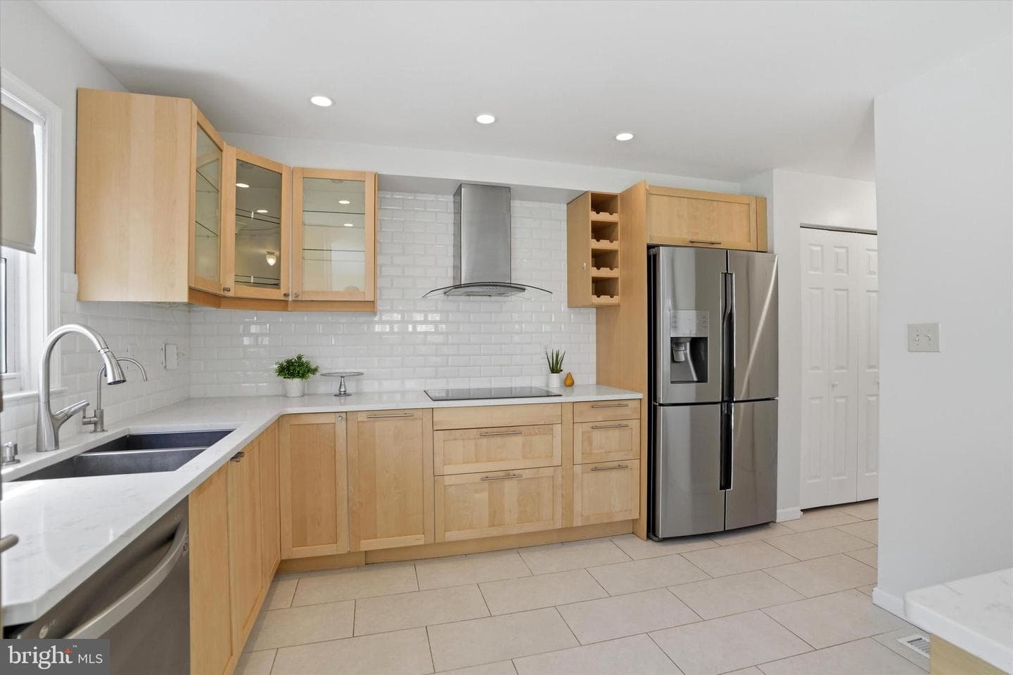 537 Susan Drive photo 9