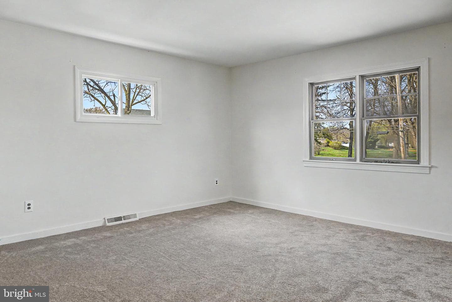 2832 Jefferson Avenue photo 17