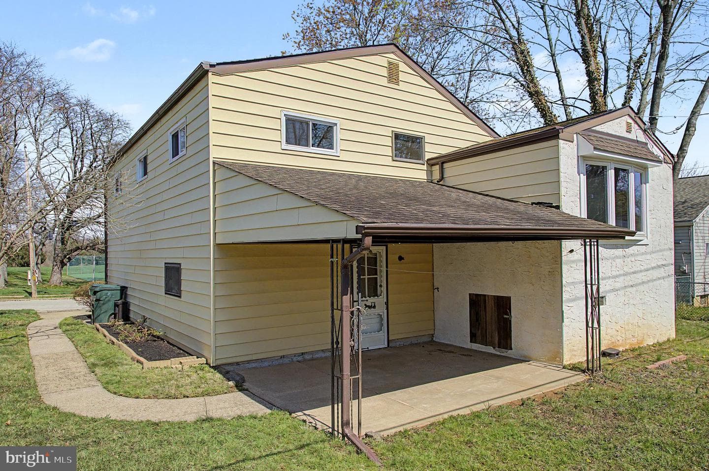 2832 Jefferson Avenue photo 31
