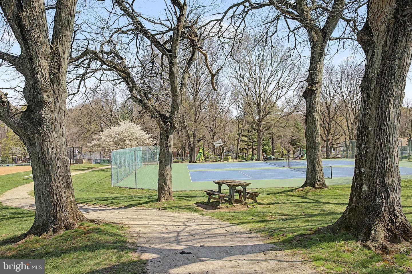 2832 Jefferson Avenue photo 37