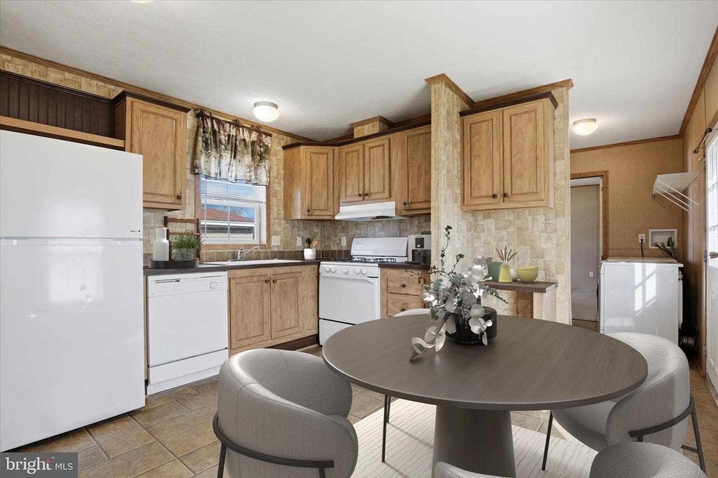 77 Ivy Circle photo 9