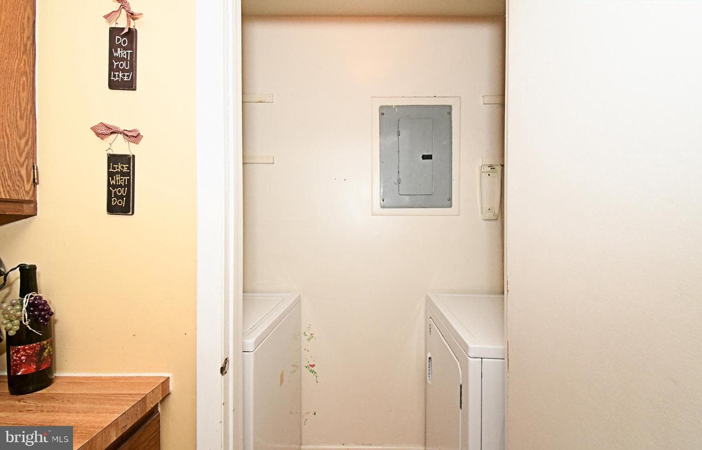 216 Stockton Court photo 23