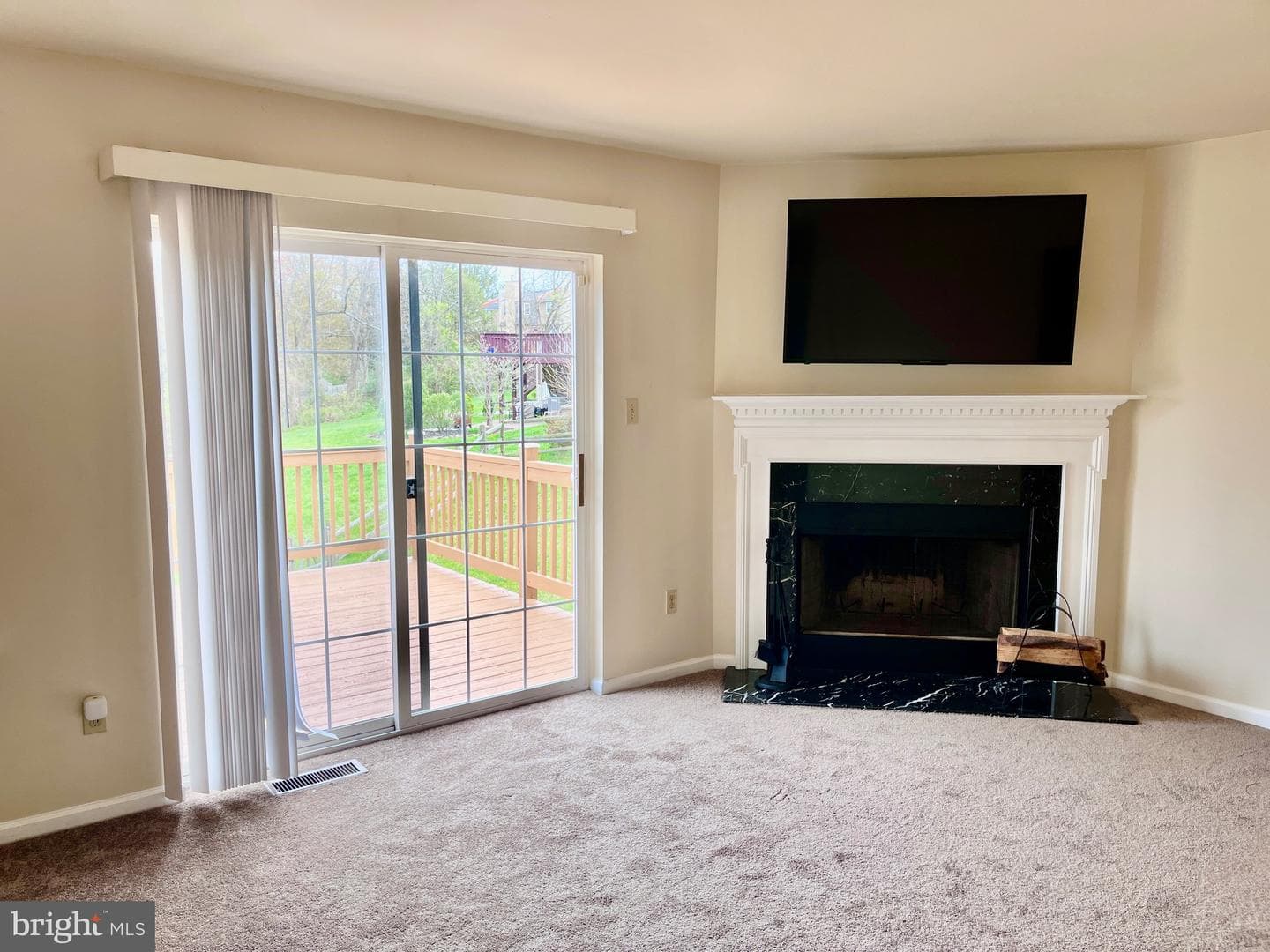 4253 Red Oak Court photo 9