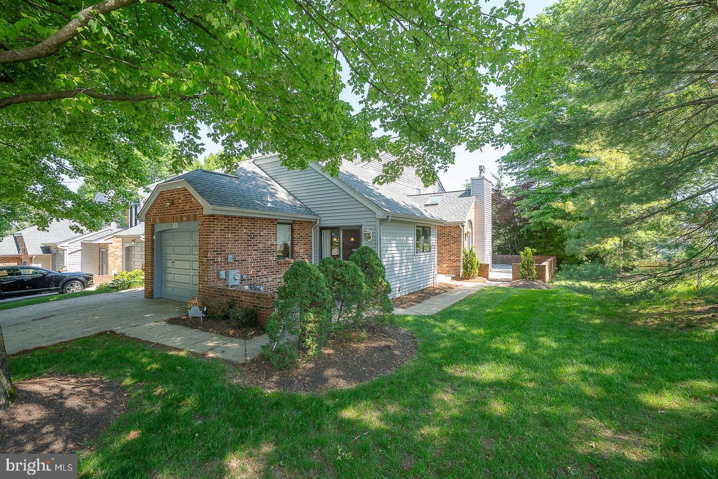 9315 Eagle View Drive photo 2