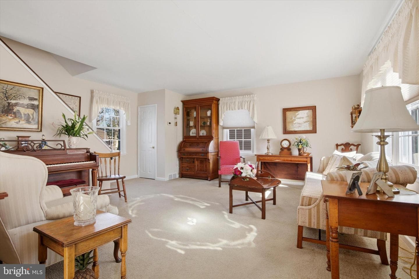 552 School House Lane photo 4
