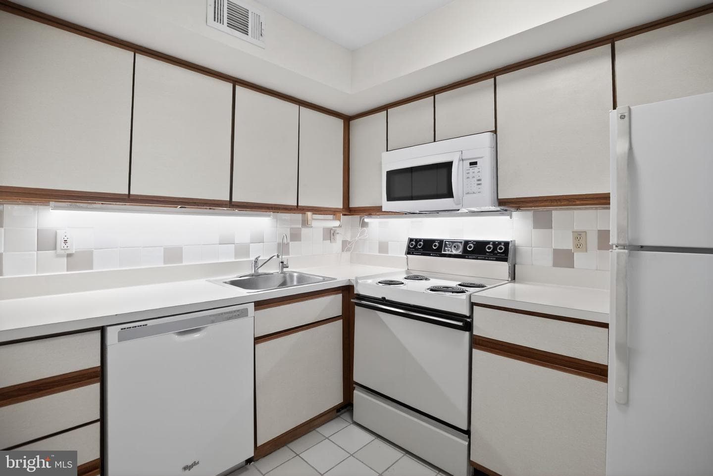 111 Hampstead Drive #111 photo 16