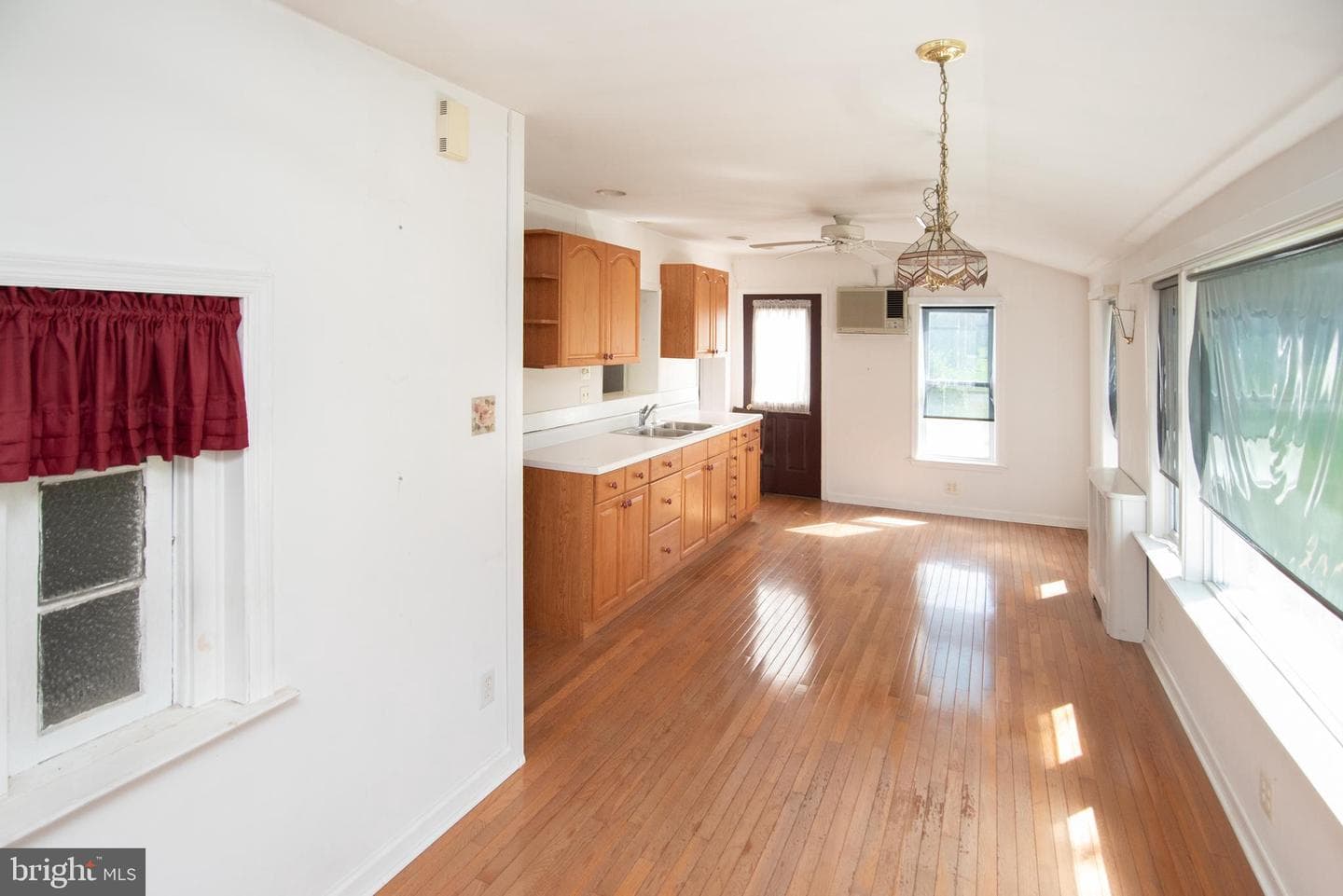 800 Forrest Street photo 11