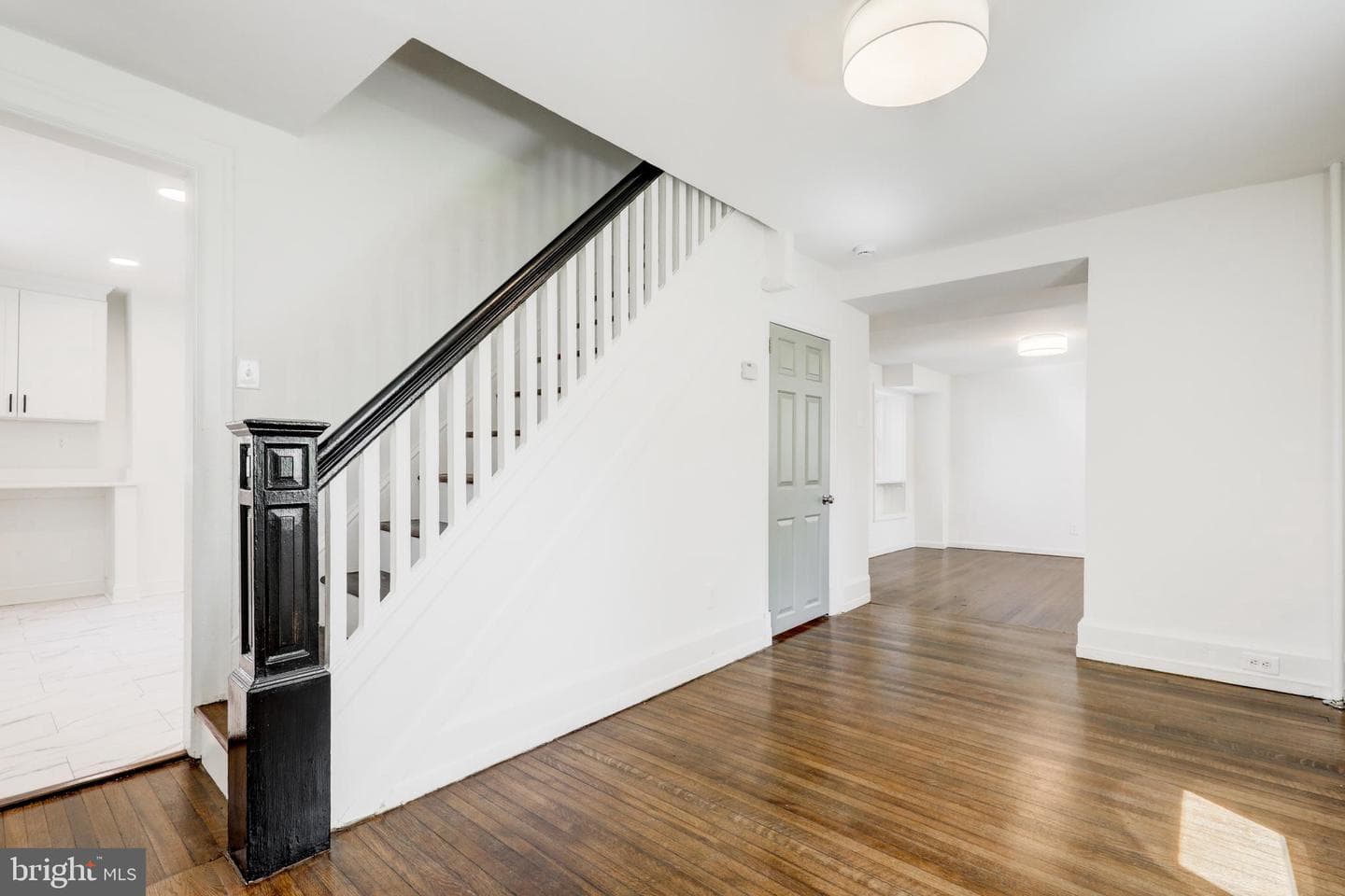 461 W 11th Avenue photo 6