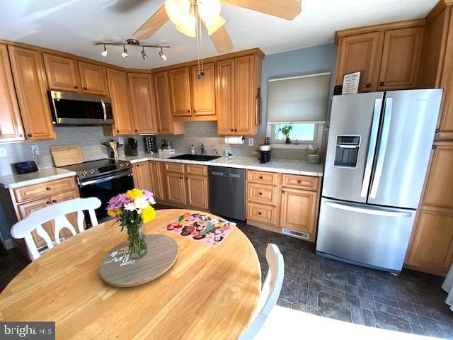 241 Summer Avenue photo 6