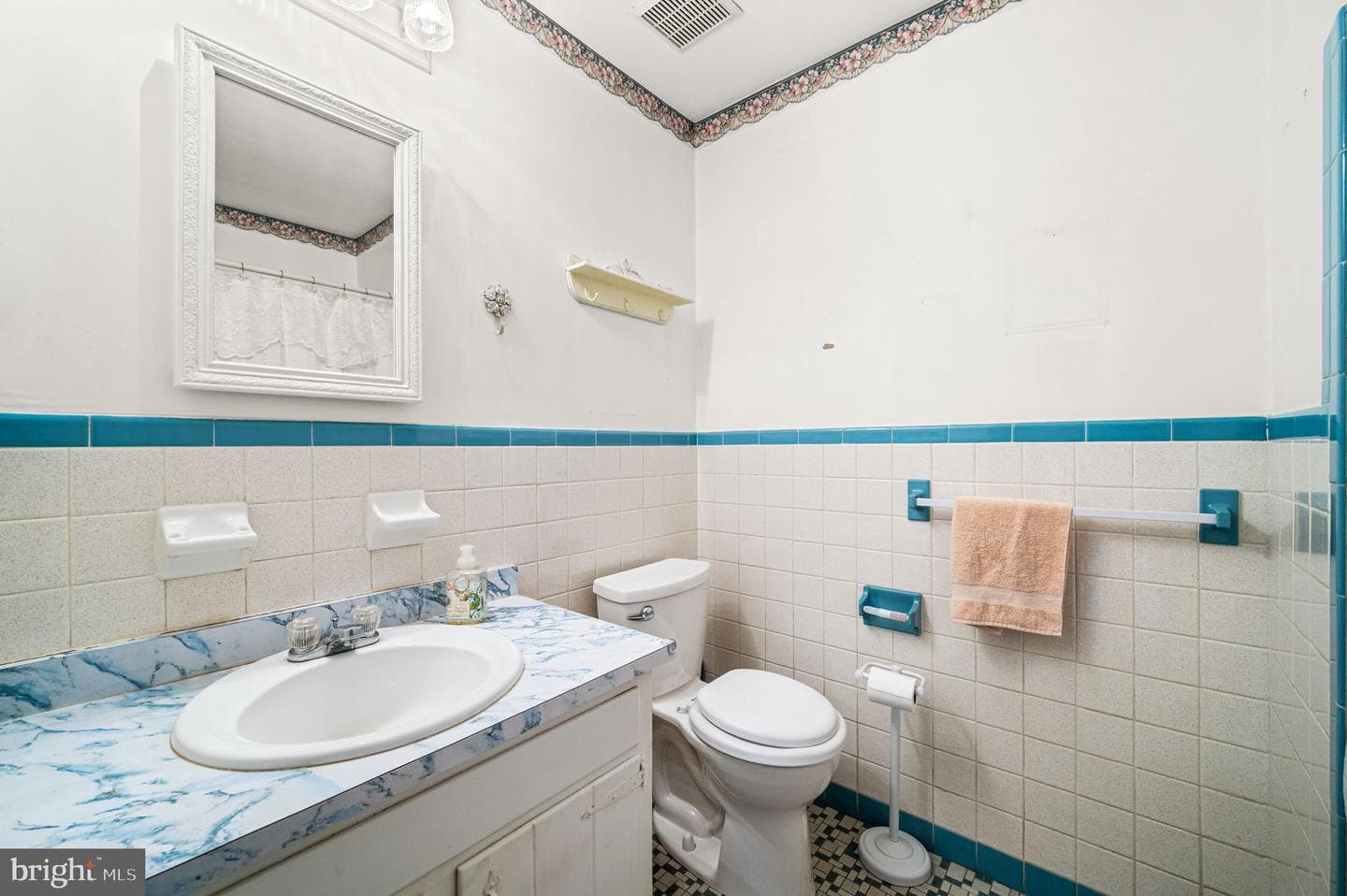 1006 N York Road #14 photo 20