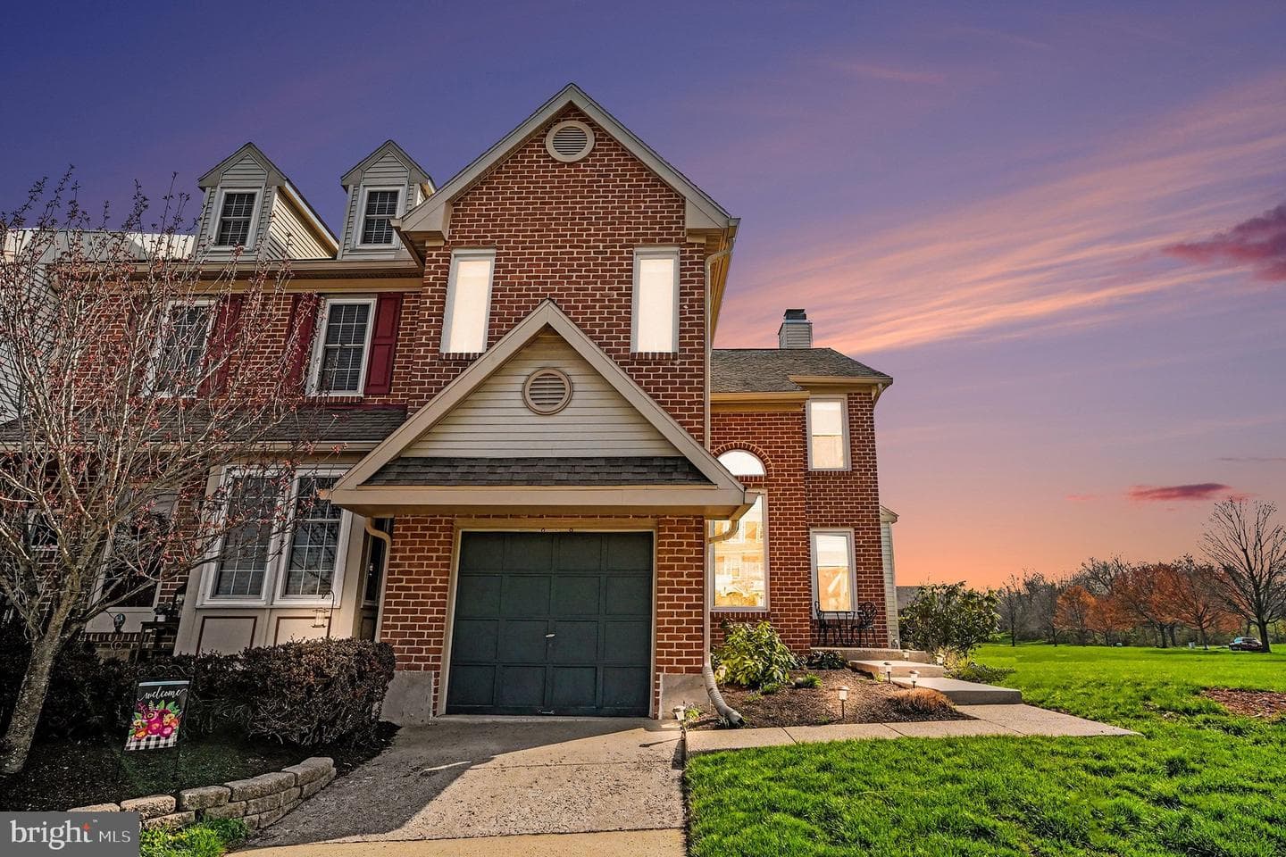 468 Amherst Court photo 4