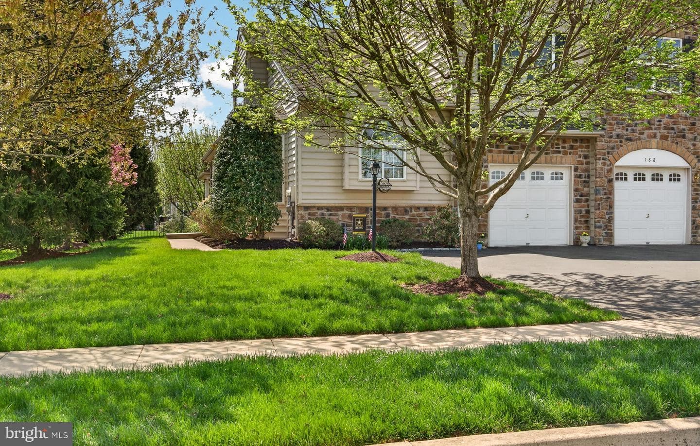 192 Providence Lane photo 3