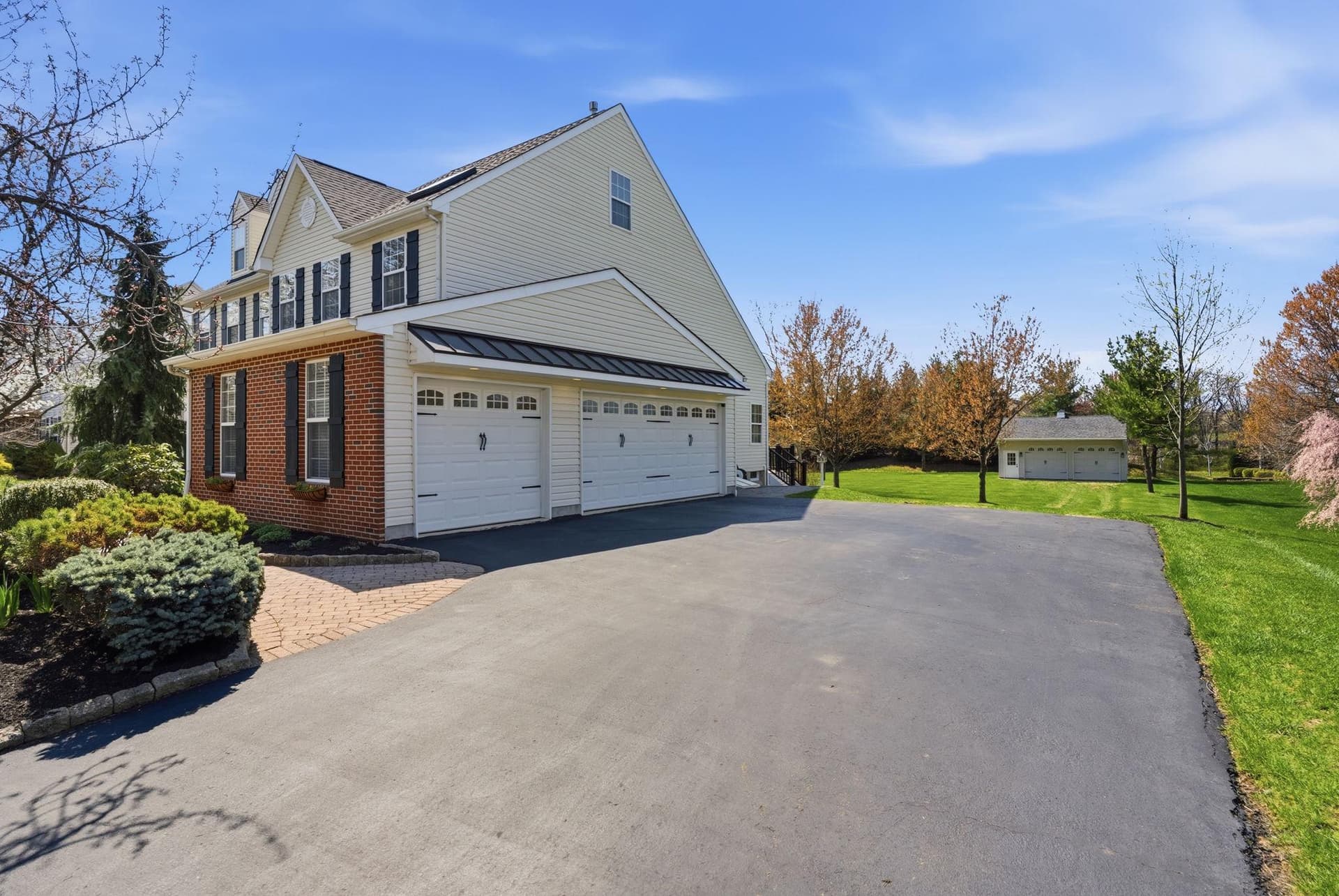 4372 Annandale Drive photo 6