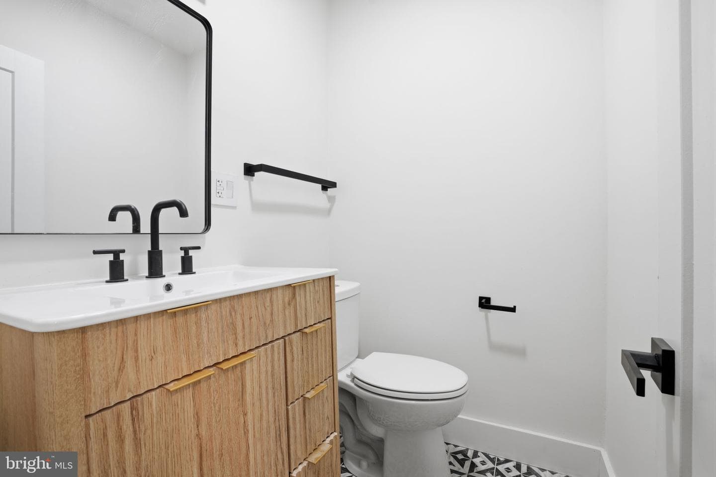 7931 Jenkintown Road photo 8