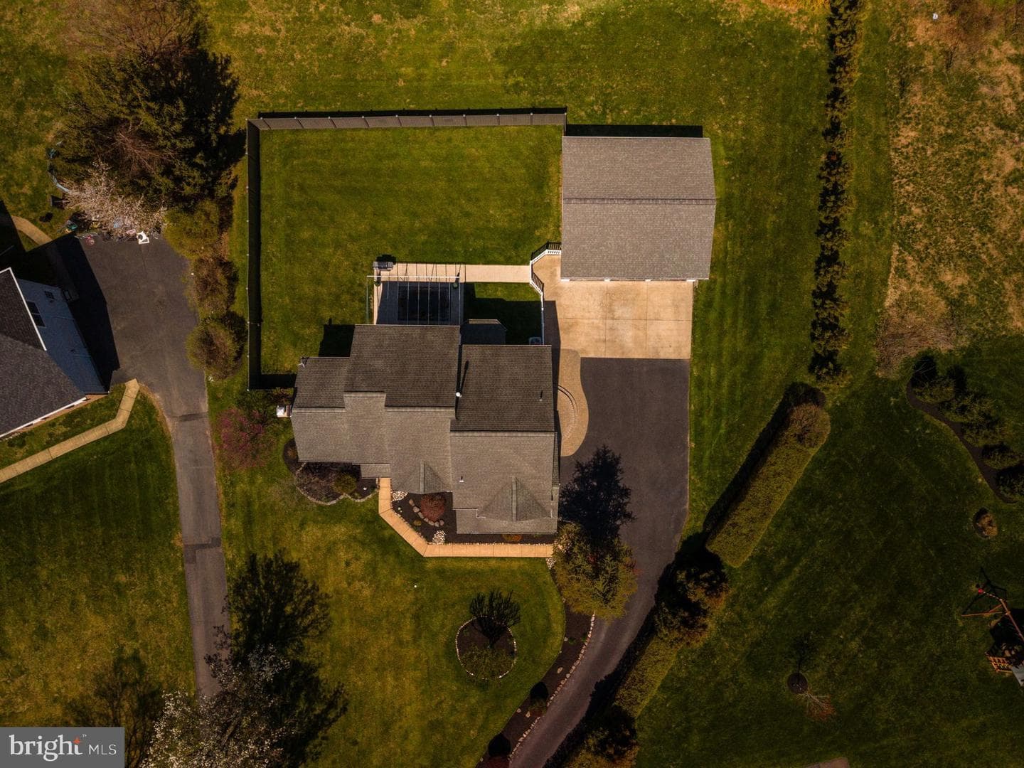 614 Glenview Drive photo 23