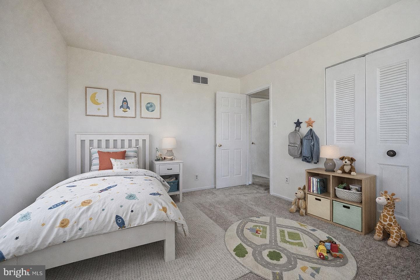140 Wildflower Drive photo 23