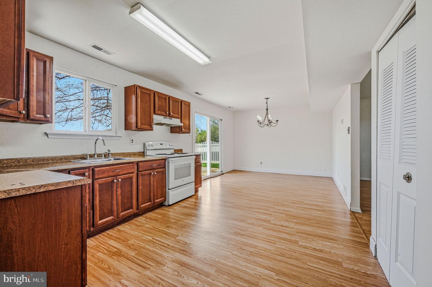 140 Wildflower Drive photo 8