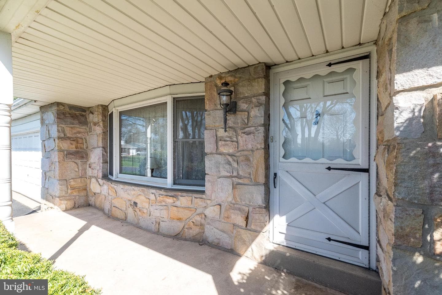 33 Onyx Lane photo 2