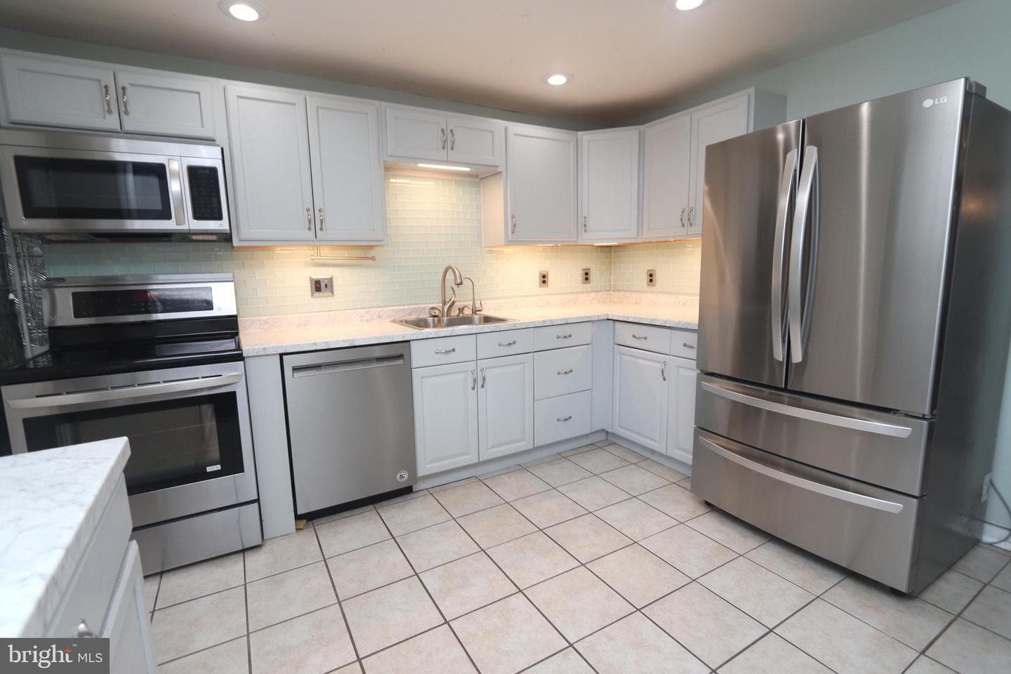 1012 Wells Street photo 8