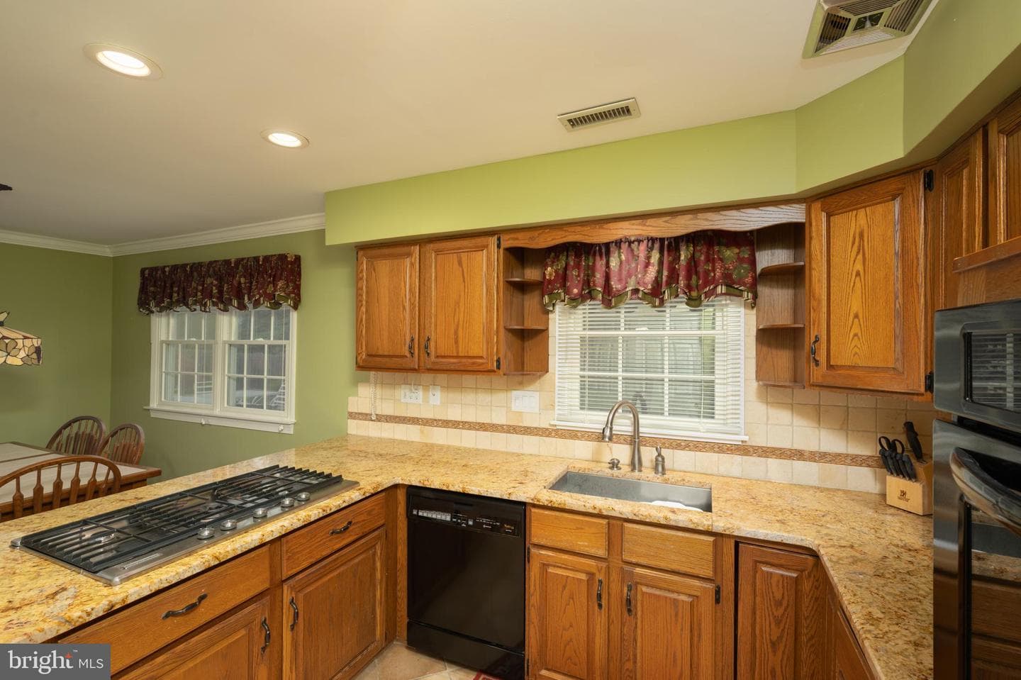 492 Brights Lane photo 11