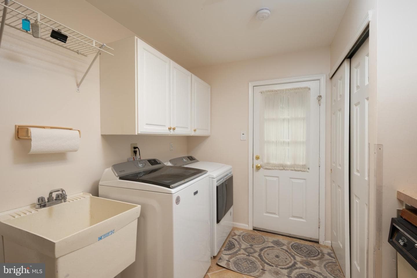 492 Brights Lane photo 16