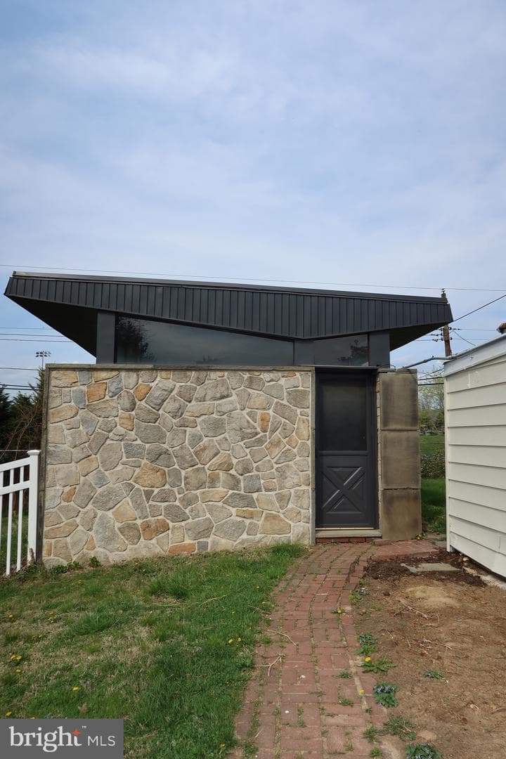 700 Fraser Road photo 26