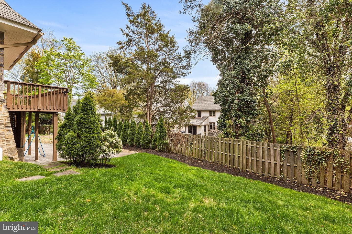 16 Radcliff Road photo 39