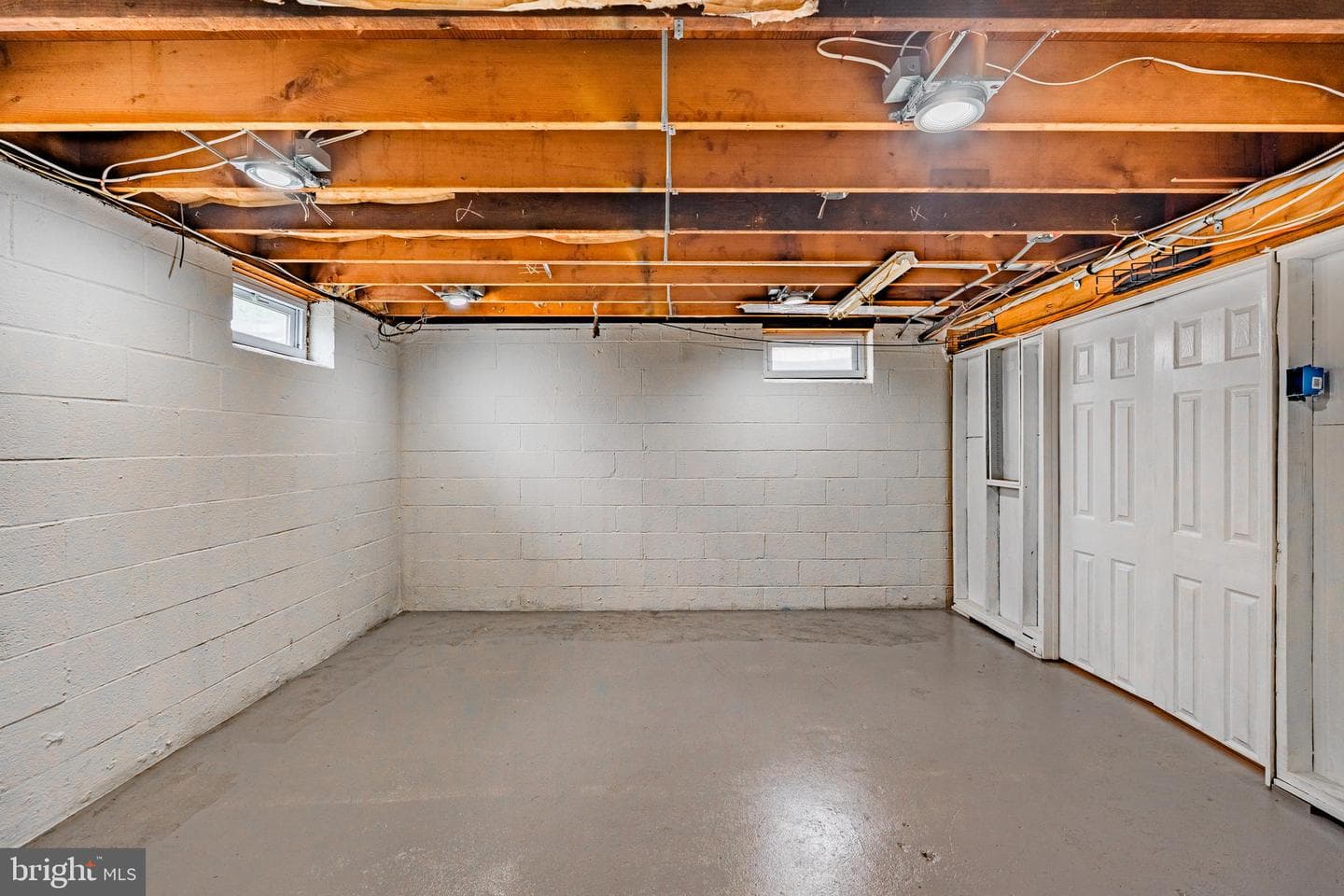 1032 East Avenue photo 20