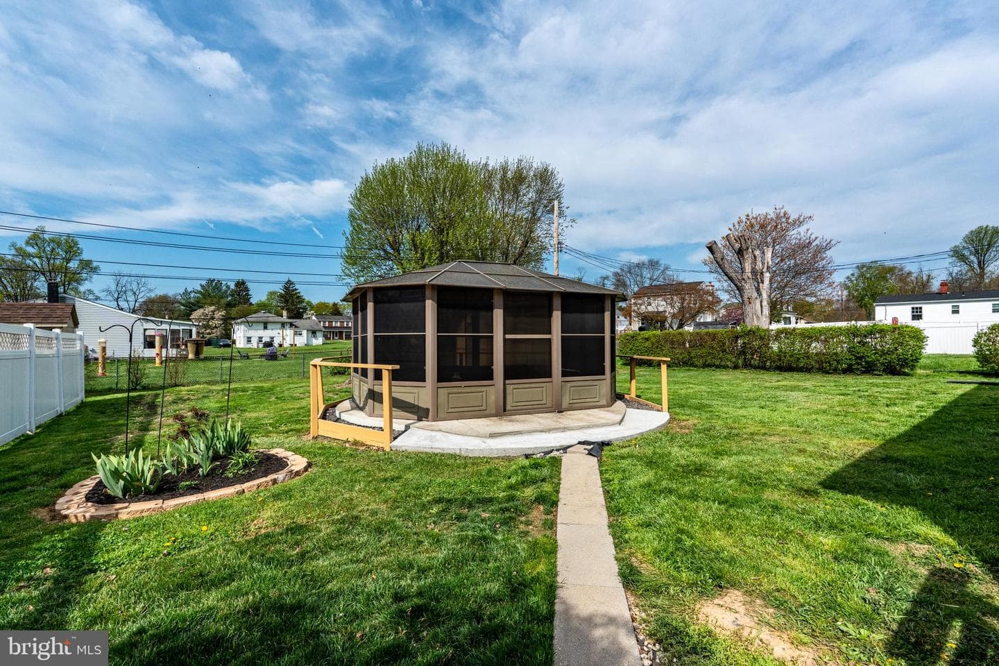 1032 East Avenue photo 27