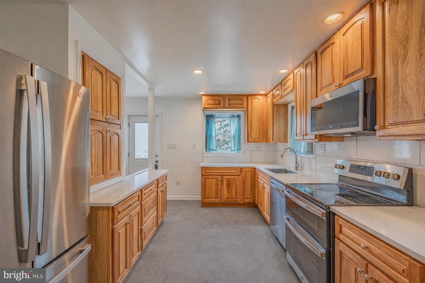 1032 East Avenue photo 7